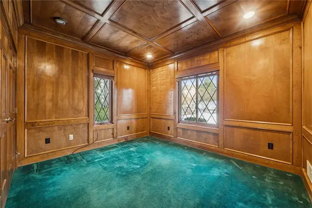 10484 Olde Villa Dr gallery image 32