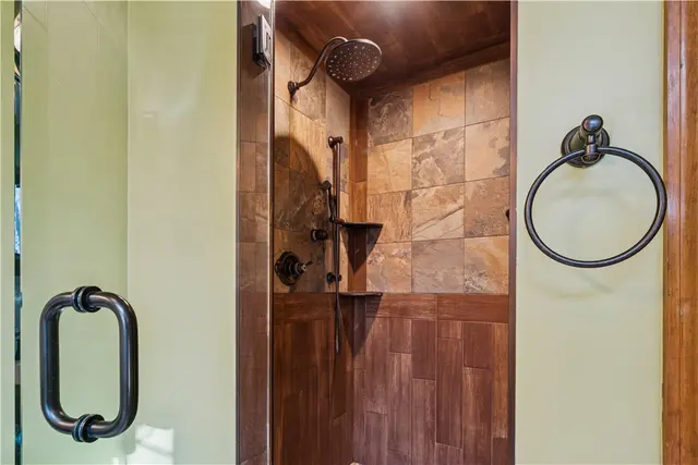 10484 Olde Villa Dr gallery image 38