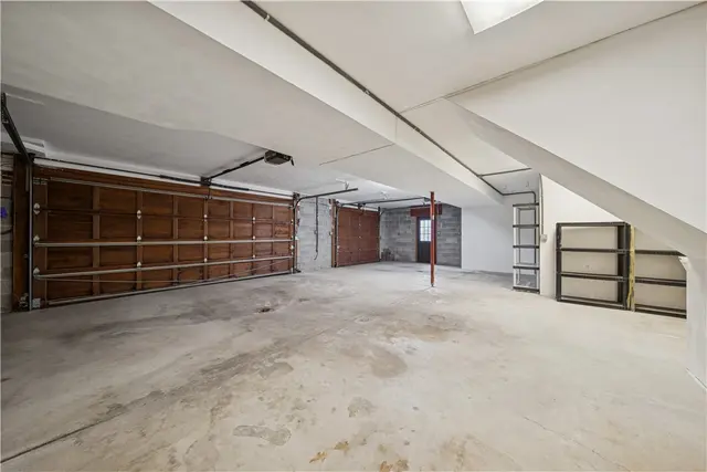 10484 Olde Villa Dr gallery image 48