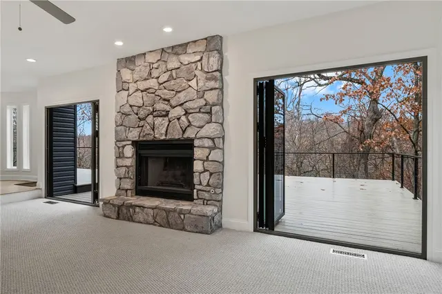 10492 Olde Villa Dr gallery image 9