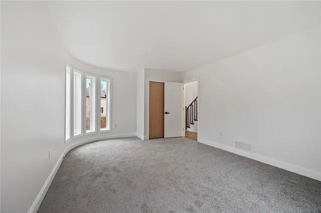 10492 Olde Villa Dr gallery image 17