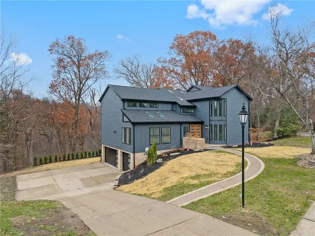 10492 Olde Villa Dr gallery image 36
