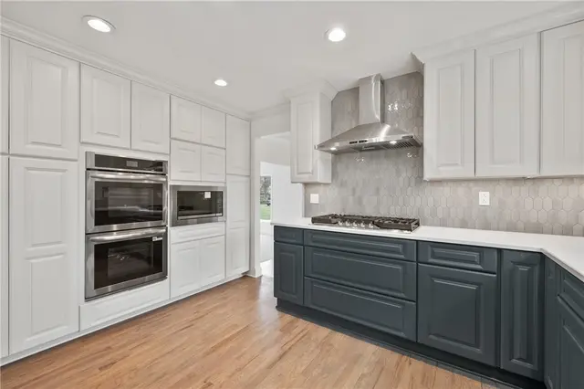10492 Olde Villa Dr gallery image 40