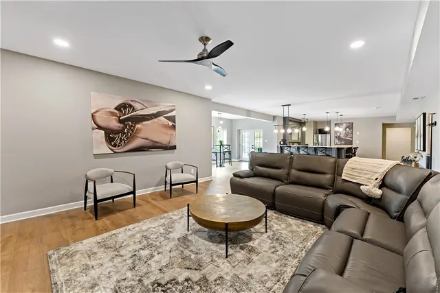 105 Abigail Dr gallery image 18