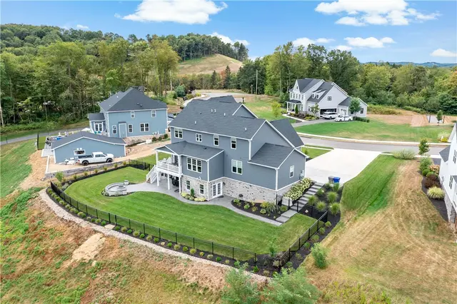 105 Abigail Dr gallery image 38