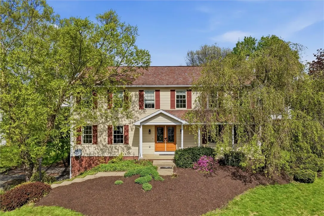 105 Bayberry Ln