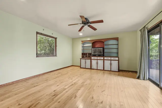 105 Berkeley DRIVE gallery image 10