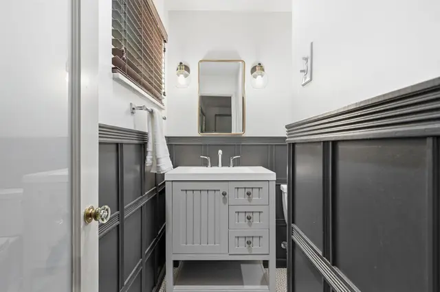 105 Berkeley DRIVE gallery image 13