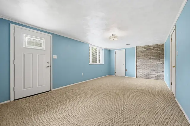 105 Berkeley DRIVE gallery image 48