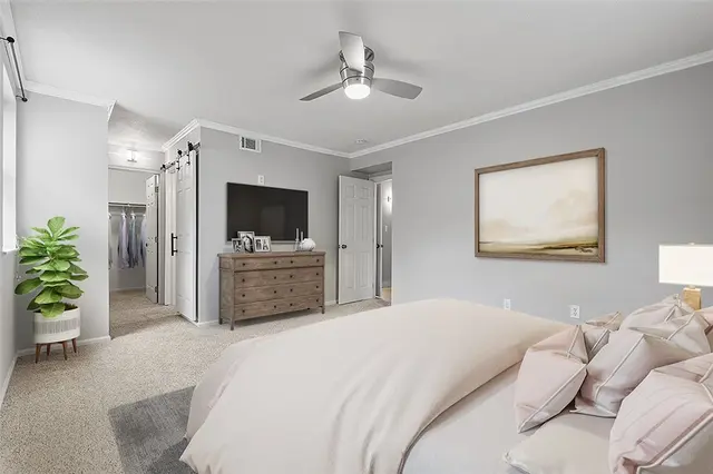 105 Camelot Dr gallery image 20