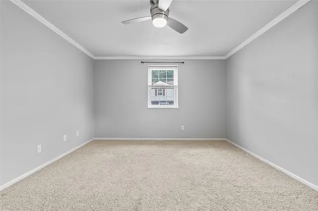 105 Camelot Dr gallery image 23