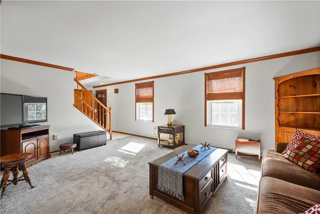 105 Gary Drive gallery image 4