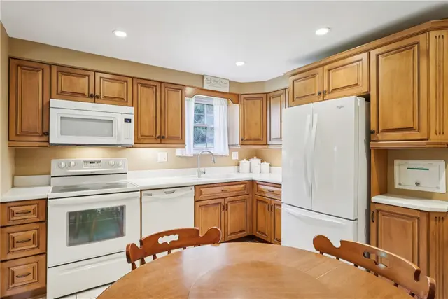 105 Gary Drive gallery image 5