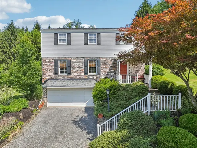 105 Gary Drive gallery image 9
