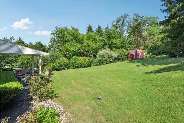105 Gary Drive gallery image 11