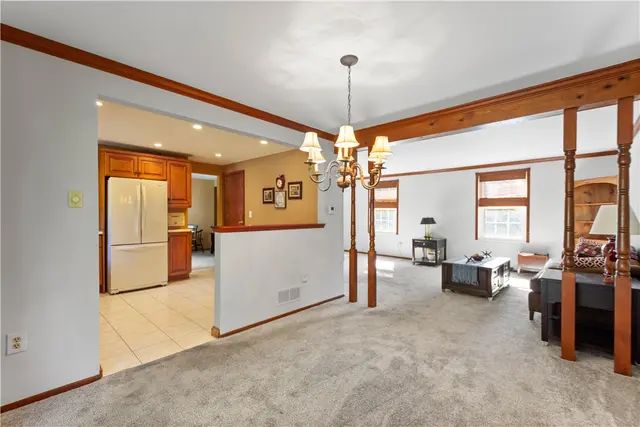 105 Gary Drive gallery image 12