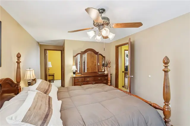 105 Gary Drive gallery image 30
