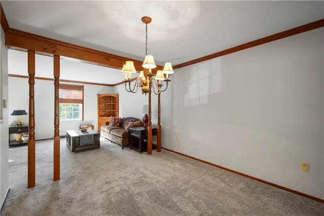 105 Gary Drive gallery image 31