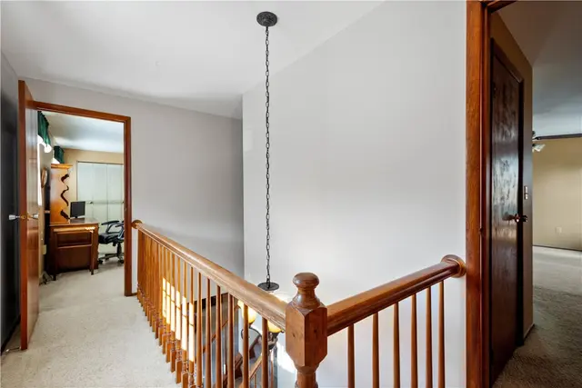 105 Gary Drive gallery image 33
