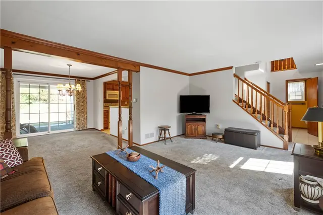 105 Gary Drive gallery image 35