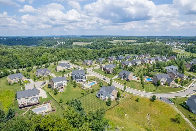 105 Minnock Drive gallery image 2