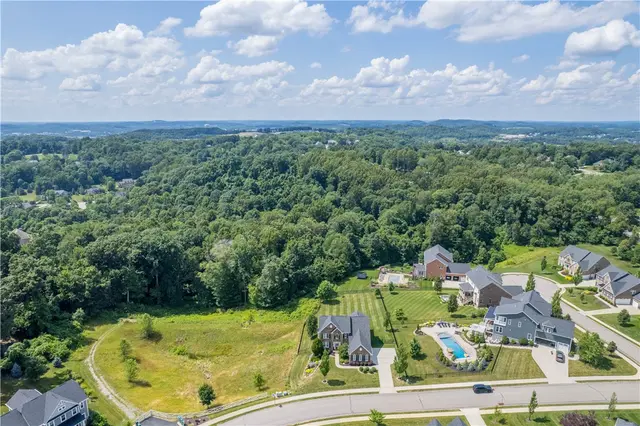 105 Minnock Drive gallery image 11