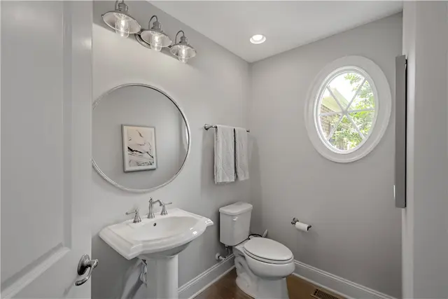 105 Minnock Drive gallery image 32