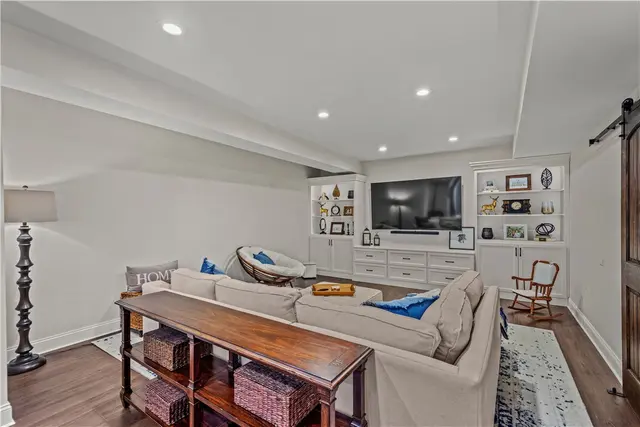 105 Minnock Drive gallery image 38