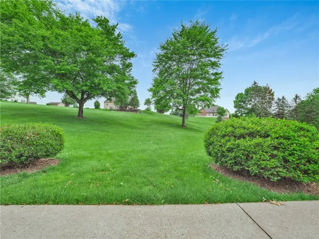 105 Montgomery Drive gallery image 3