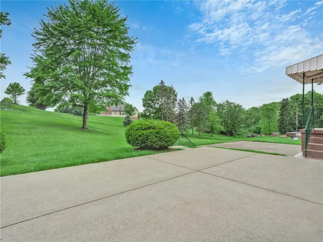 105 Montgomery Drive gallery image 6