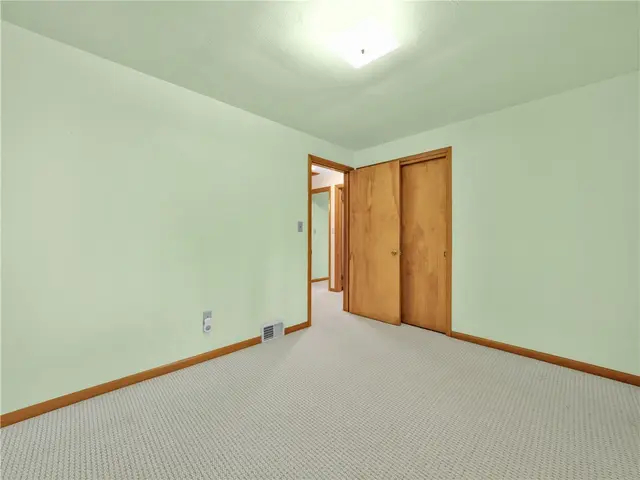 105 Montgomery Drive gallery image 7