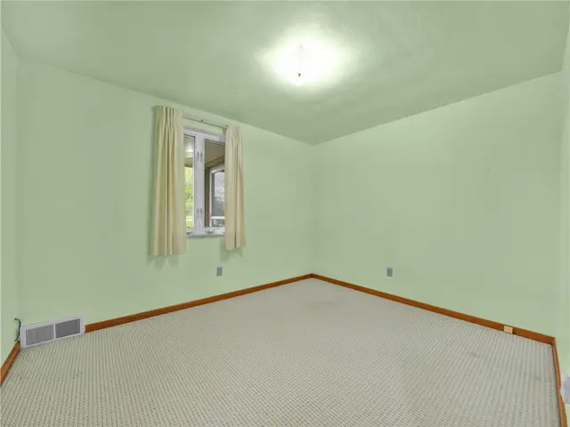 105 Montgomery Drive gallery image 11