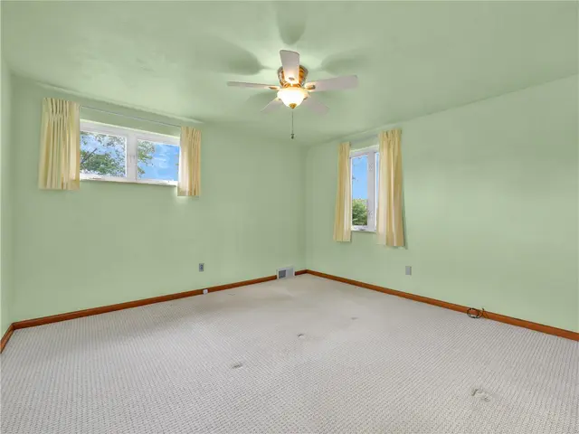 105 Montgomery Drive gallery image 15