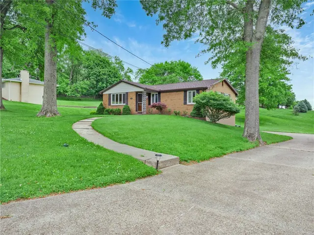 105 Montgomery Drive gallery image 16