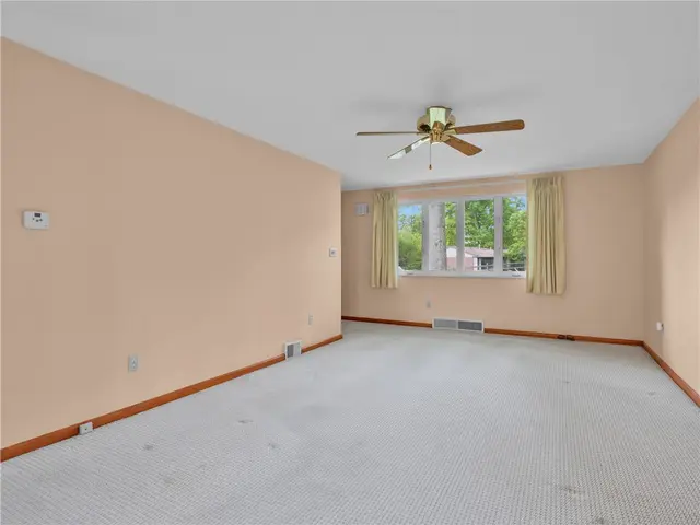 105 Montgomery Drive gallery image 19