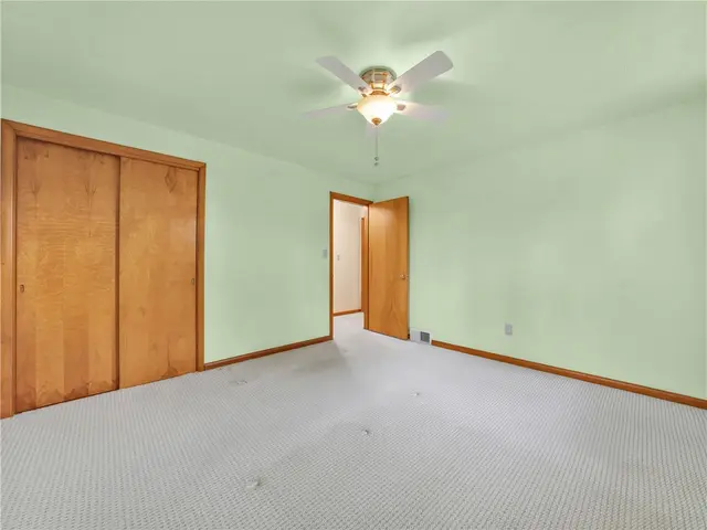 105 Montgomery Drive gallery image 27