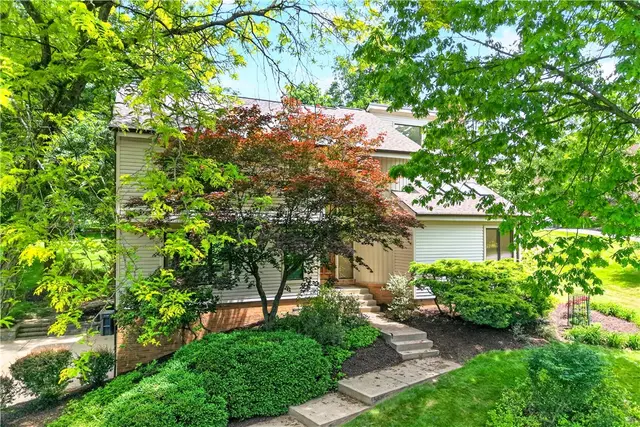 105 Northbrook Dr gallery image 2
