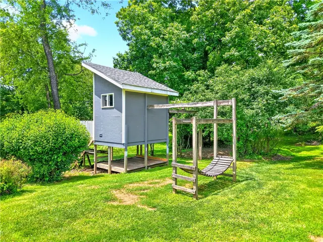 105 Northbrook Dr gallery image 6