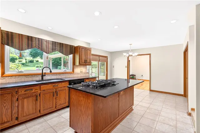 105 Northbrook Dr gallery image 8