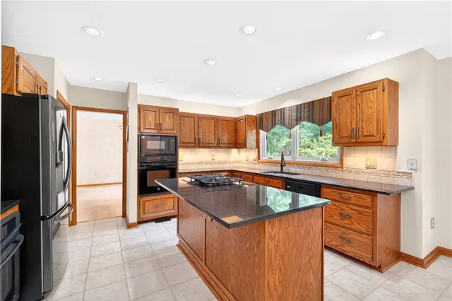 105 Northbrook Dr gallery image 10