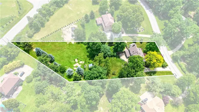 105 Northbrook Dr gallery image 16
