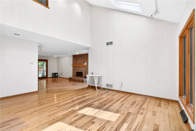 105 Northbrook Dr gallery image 18