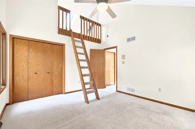 105 Northbrook Dr gallery image 23