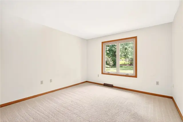 105 Northbrook Dr gallery image 25