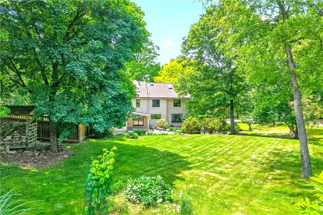 105 Northbrook Dr gallery image 27