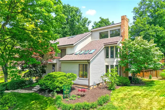 105 Northbrook Dr gallery image 34