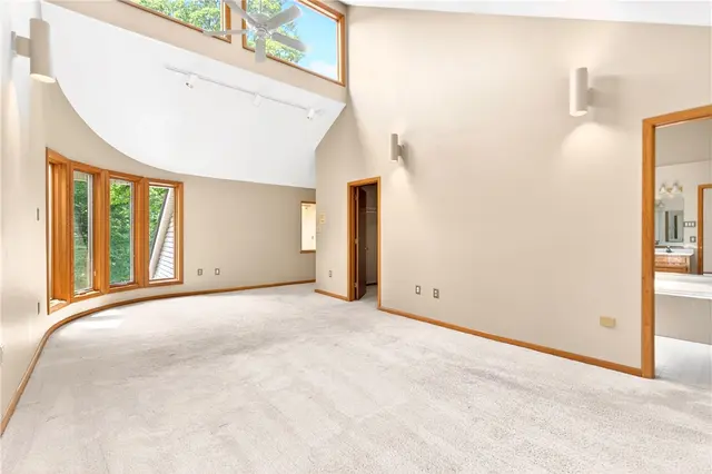 105 Northbrook Dr gallery image 35