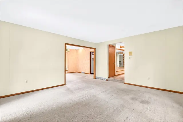 105 Northbrook Dr gallery image 38