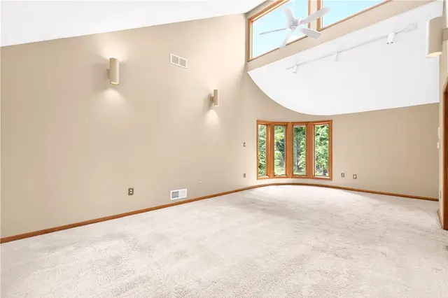 105 Northbrook Dr gallery image 48