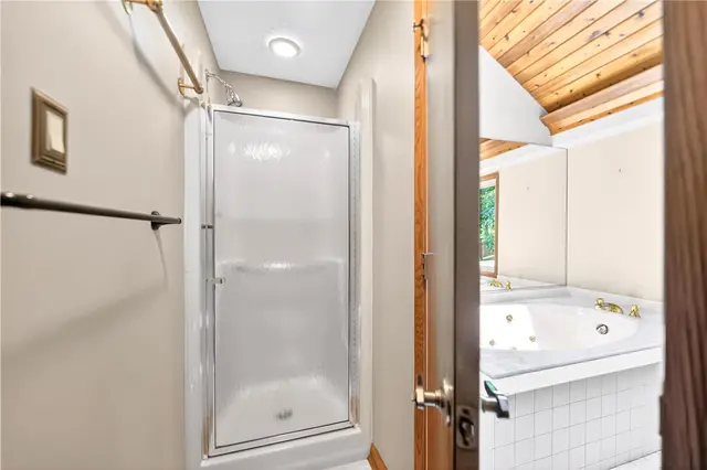 105 Northbrook Dr gallery image 49